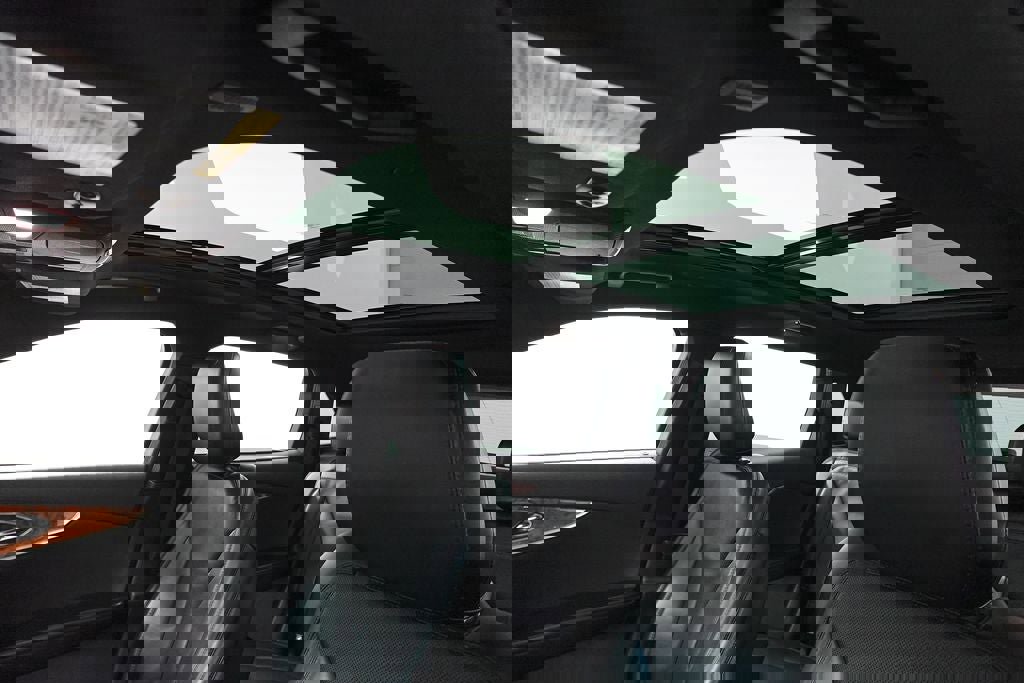 Used 2020 Lincoln Nautilus Reserve w/ Equipment Group 201A image 13