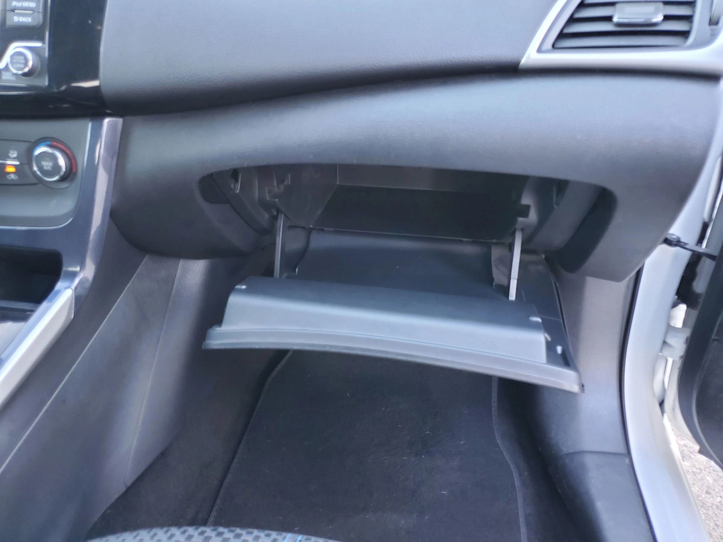 Used 2017 Nissan Sentra SR image 31