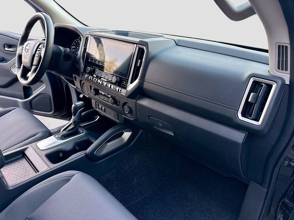Used 2025 Nissan Frontier SV w/ SV Convenience Package image 27