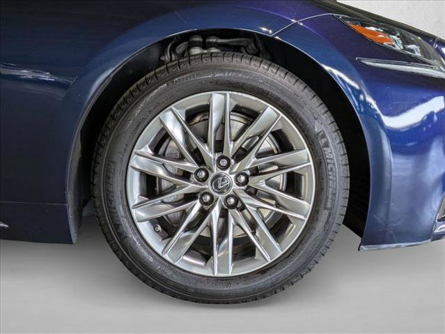Used 2019 Lexus LS 500 w/ Interior Upgrade Package image 24