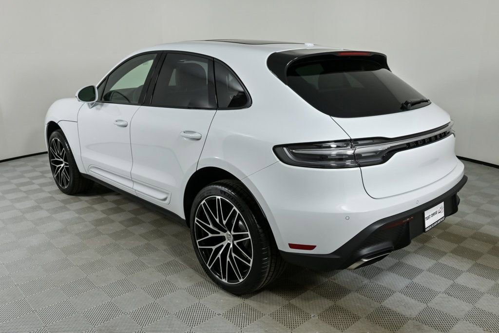 New 2026 Porsche Macan image 3