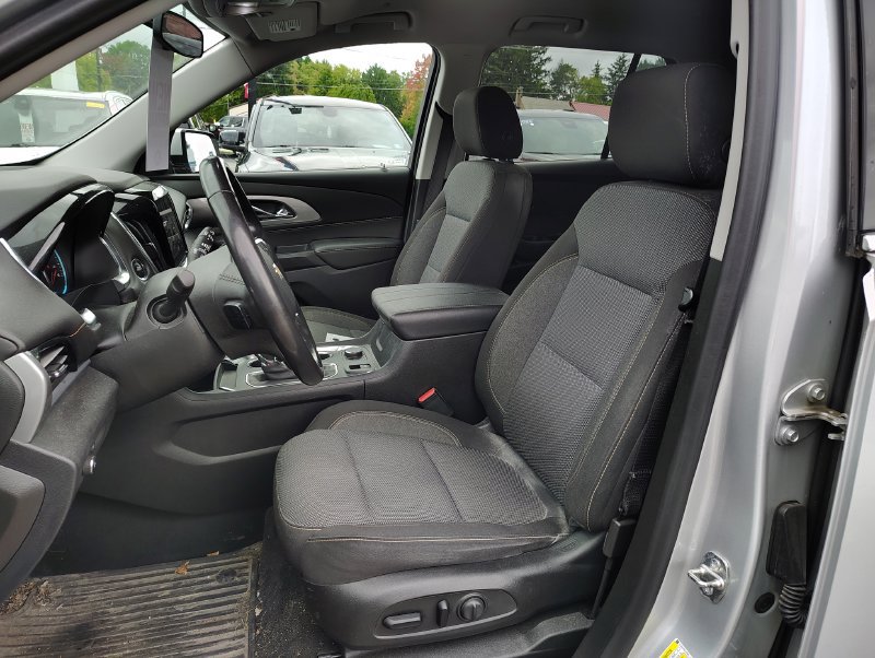 Used 2020 Chevrolet Traverse LT FWD image 8