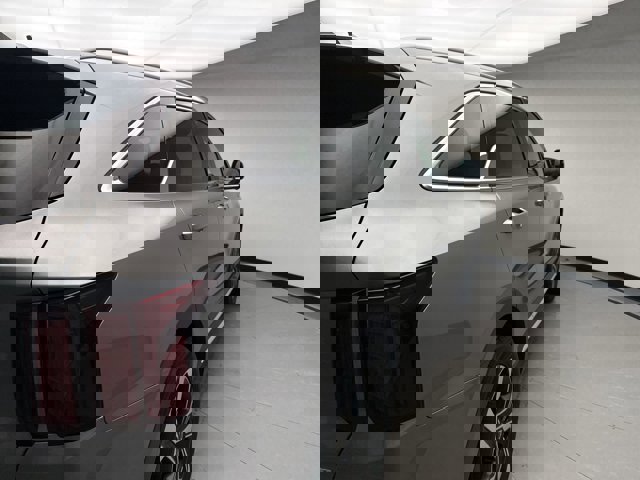 Used 2023 Kia Sorento SX Prestige w/ Panoramic Sunroof Package image 5