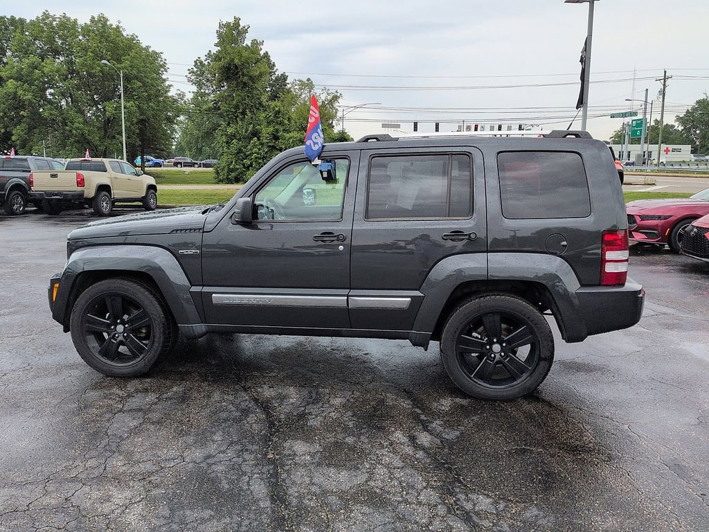 Used 2011 Jeep Liberty Sport AWD/4WD image 4