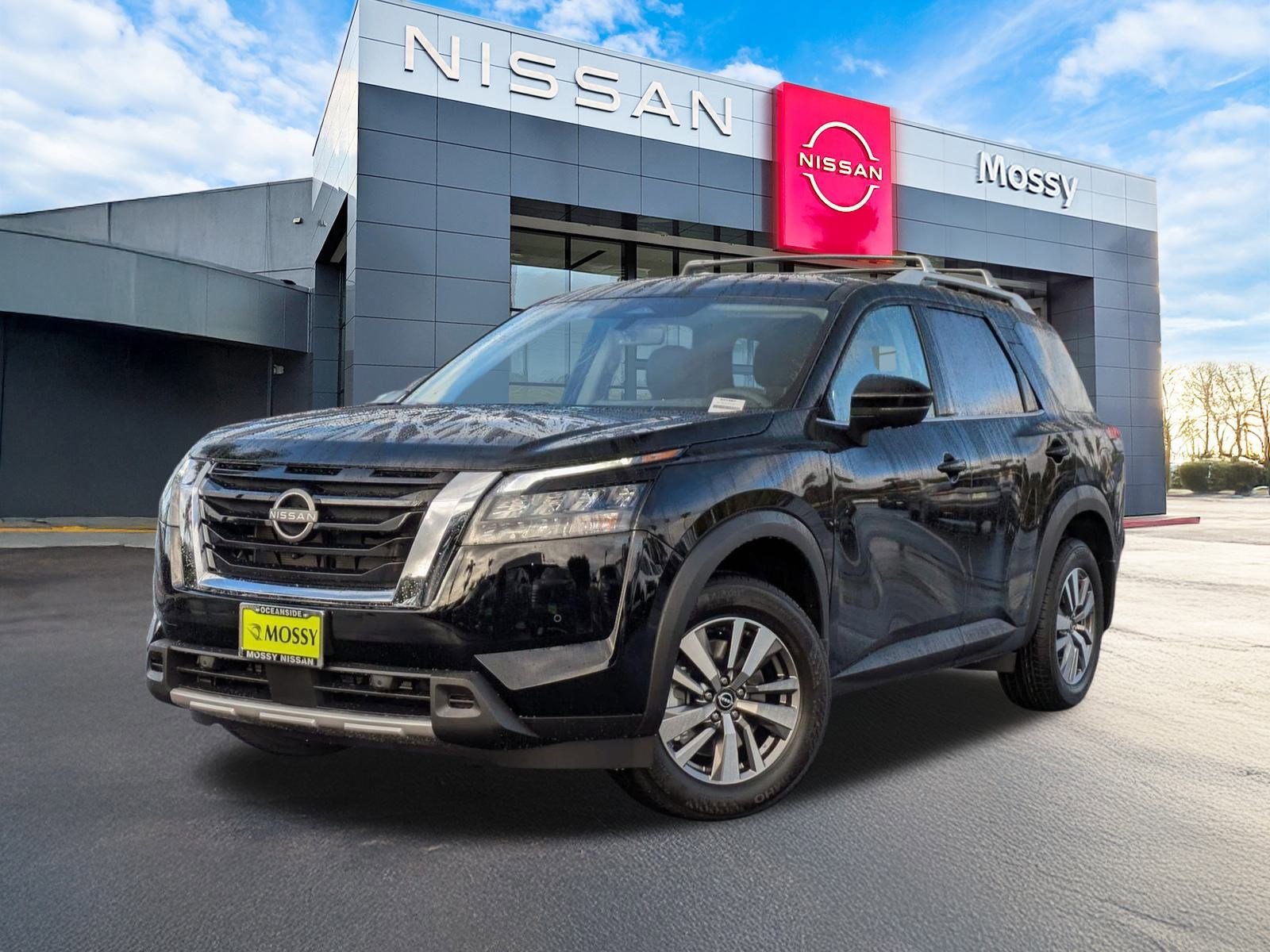 New 2025 Nissan Pathfinder SL w/ Lighting Package (N92)