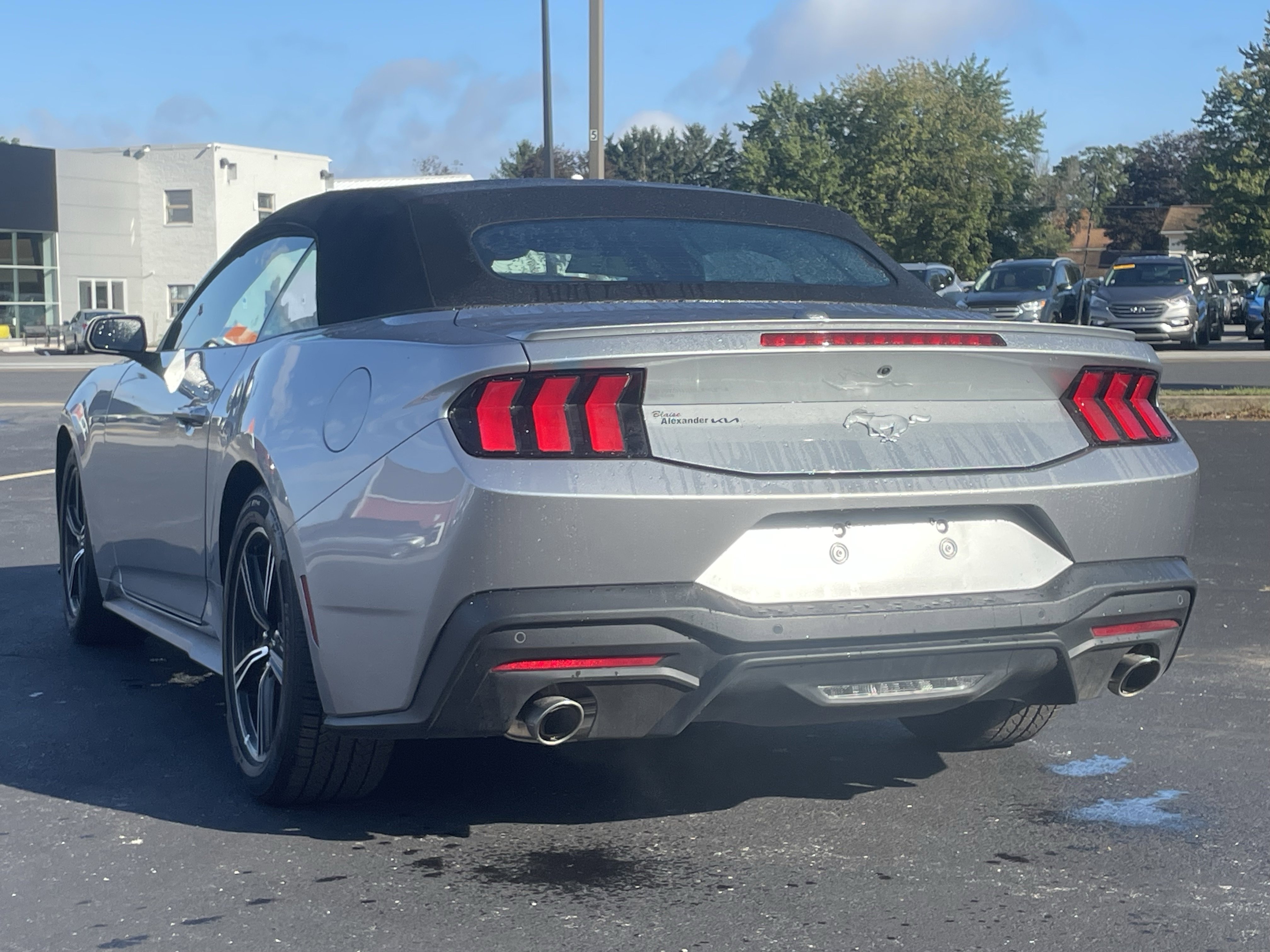 Used 2025 Ford Mustang Premium image 7