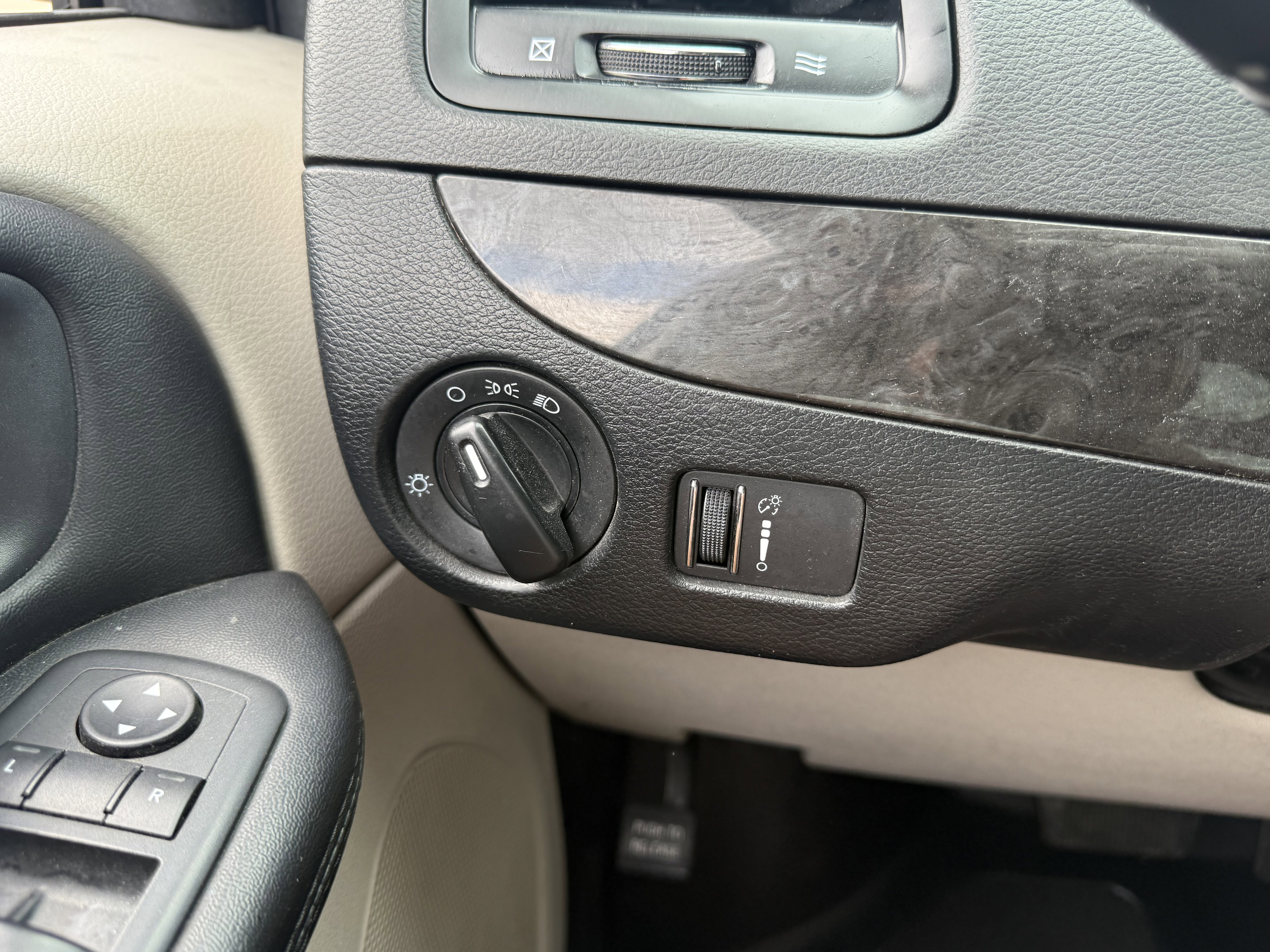 Used 2019 Dodge Grand Caravan SE image 25