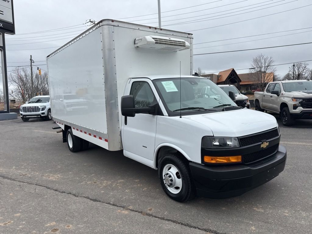 Used 2024 Chevrolet Express 3500 w/ Power Convenience Package image 7