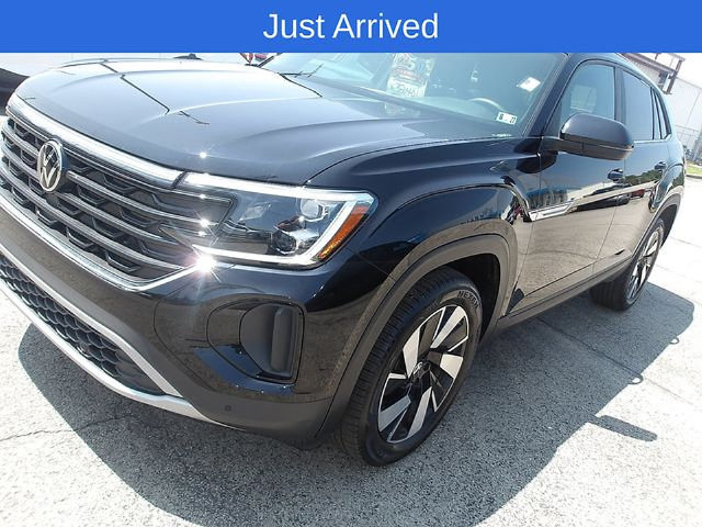 Used 2025 Volkswagen Atlas Cross Sport SE AWD/4WD image 3