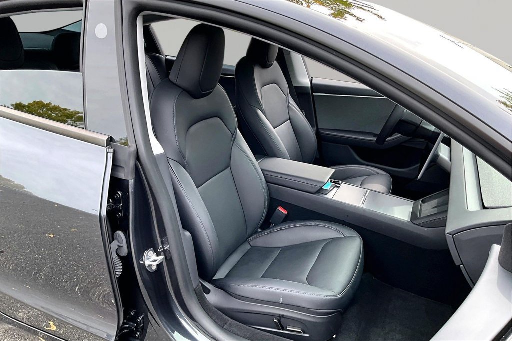 Used 2025 Tesla Model 3 Long Range RWD image 19