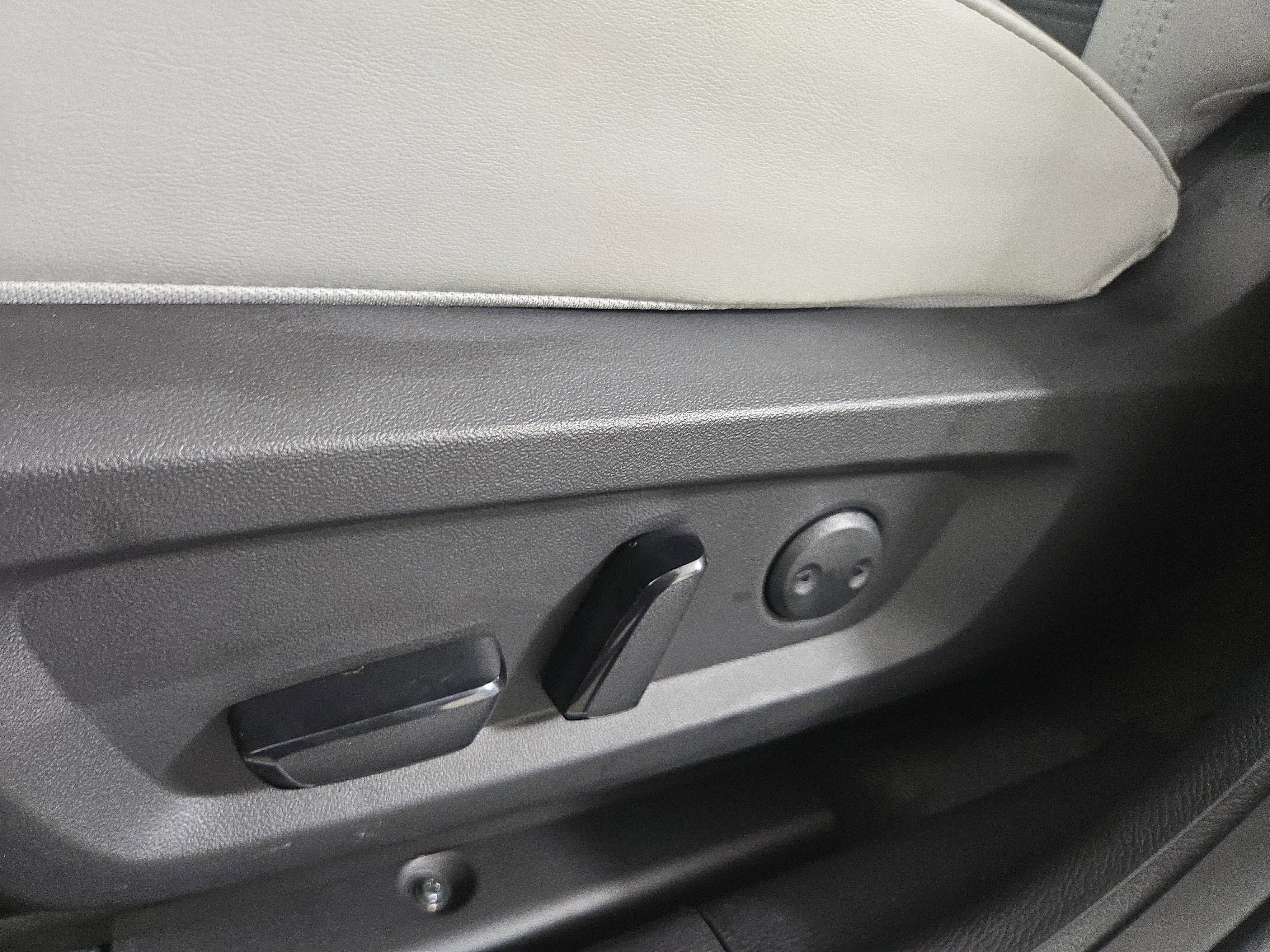New 2026 Mitsubishi Outlander SE FWD image 32