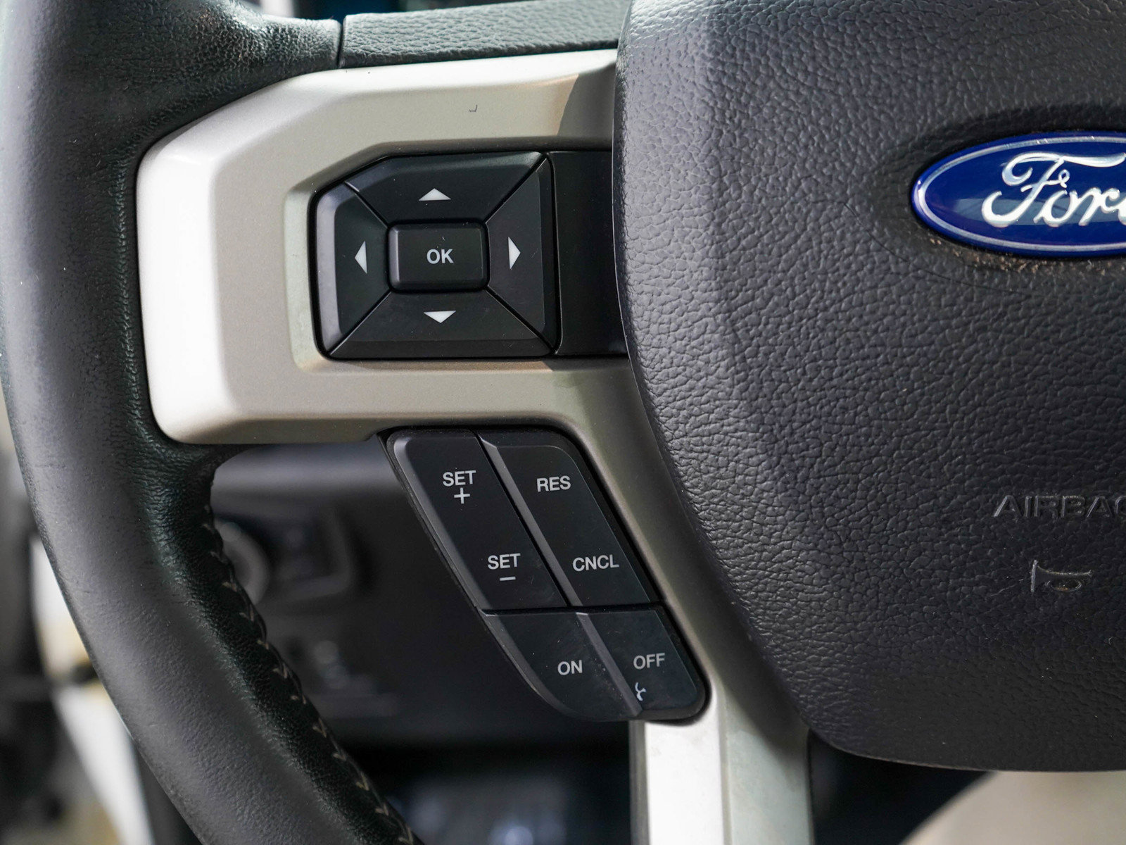 Used 2019 Ford F150 Lariat w/ Equipment Group 502A Luxury AWD/4WD image 23