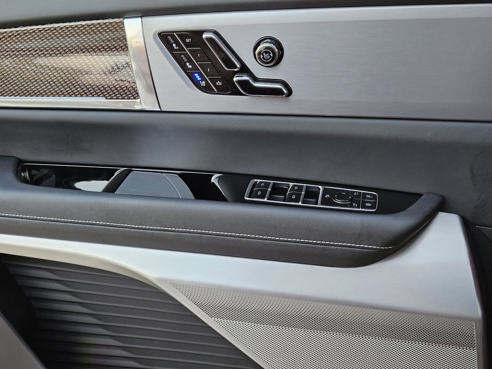 New 2026 Cadillac Vistiq Sport image 22