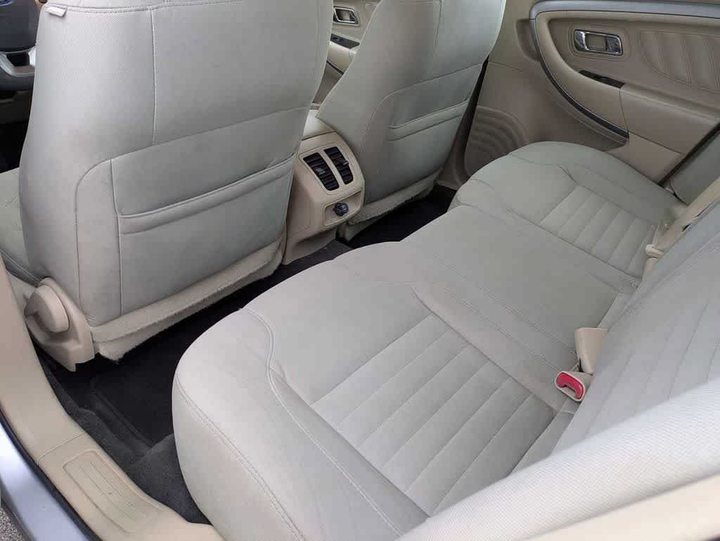 Used 2017 Ford Taurus SE FWD image 17