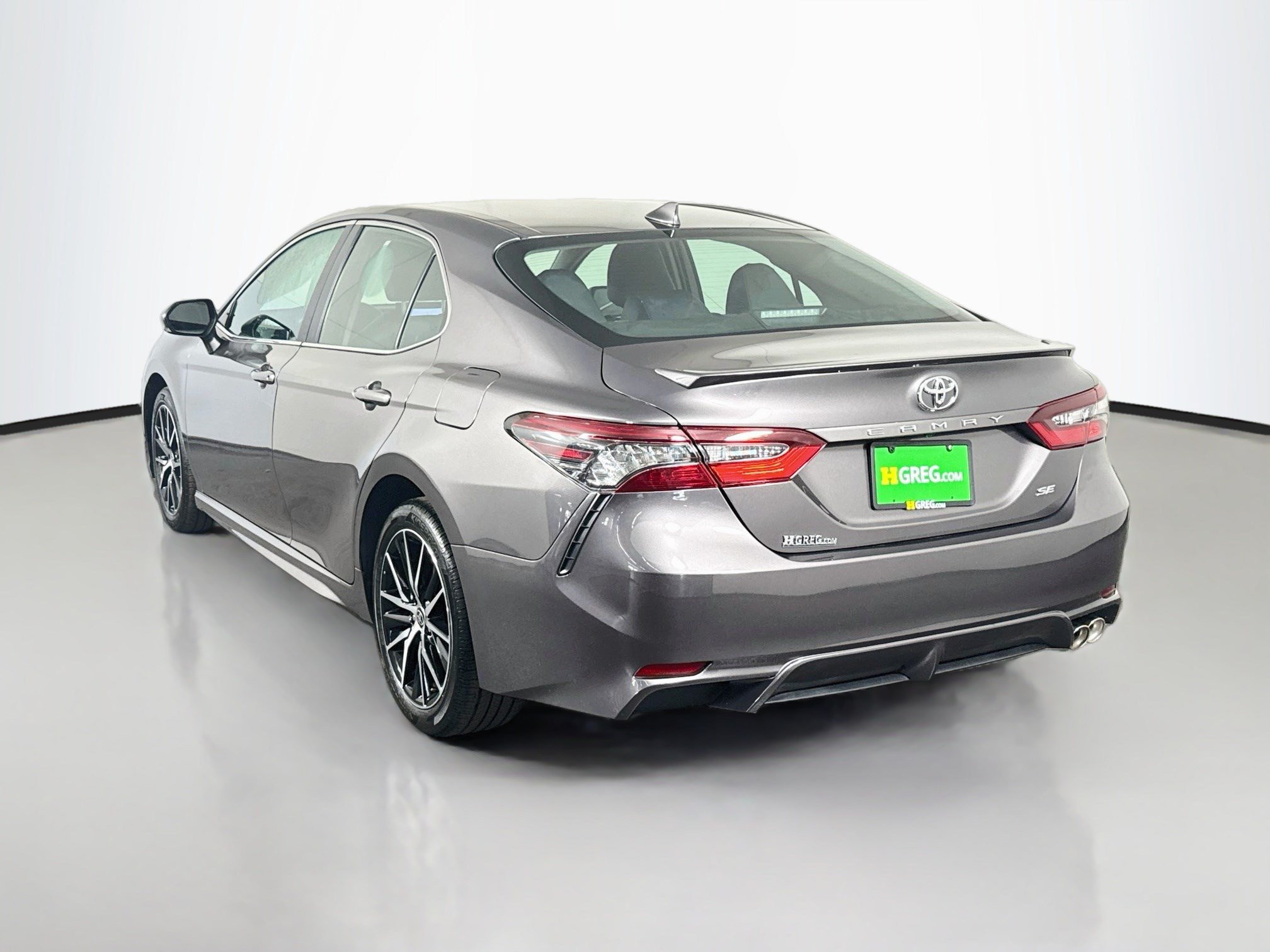 Used 2024 Toyota Camry SE FWD image 7
