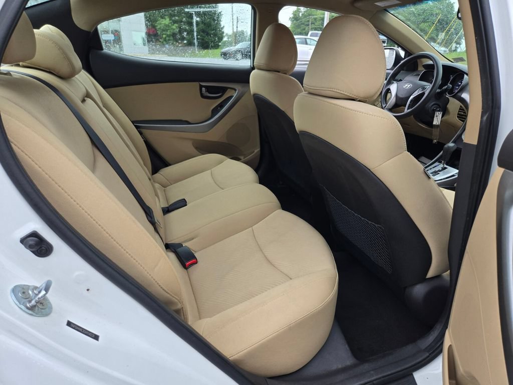 Used 2012 Hyundai Elantra GLS FWD image 18