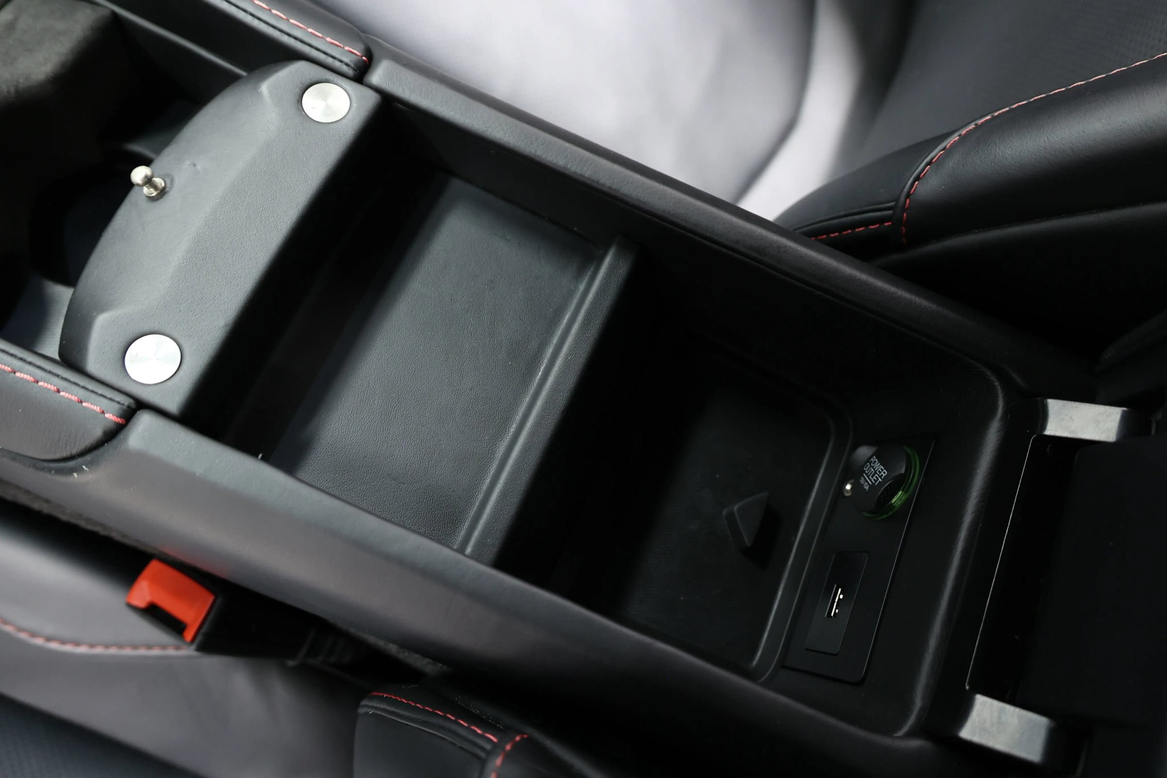 Used 2014 Aston Martin Vanquish Coupe RWD image 44