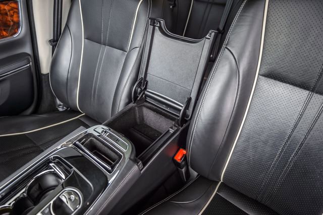 Used 2018 Jaguar XJ R-Sport RWD image 34