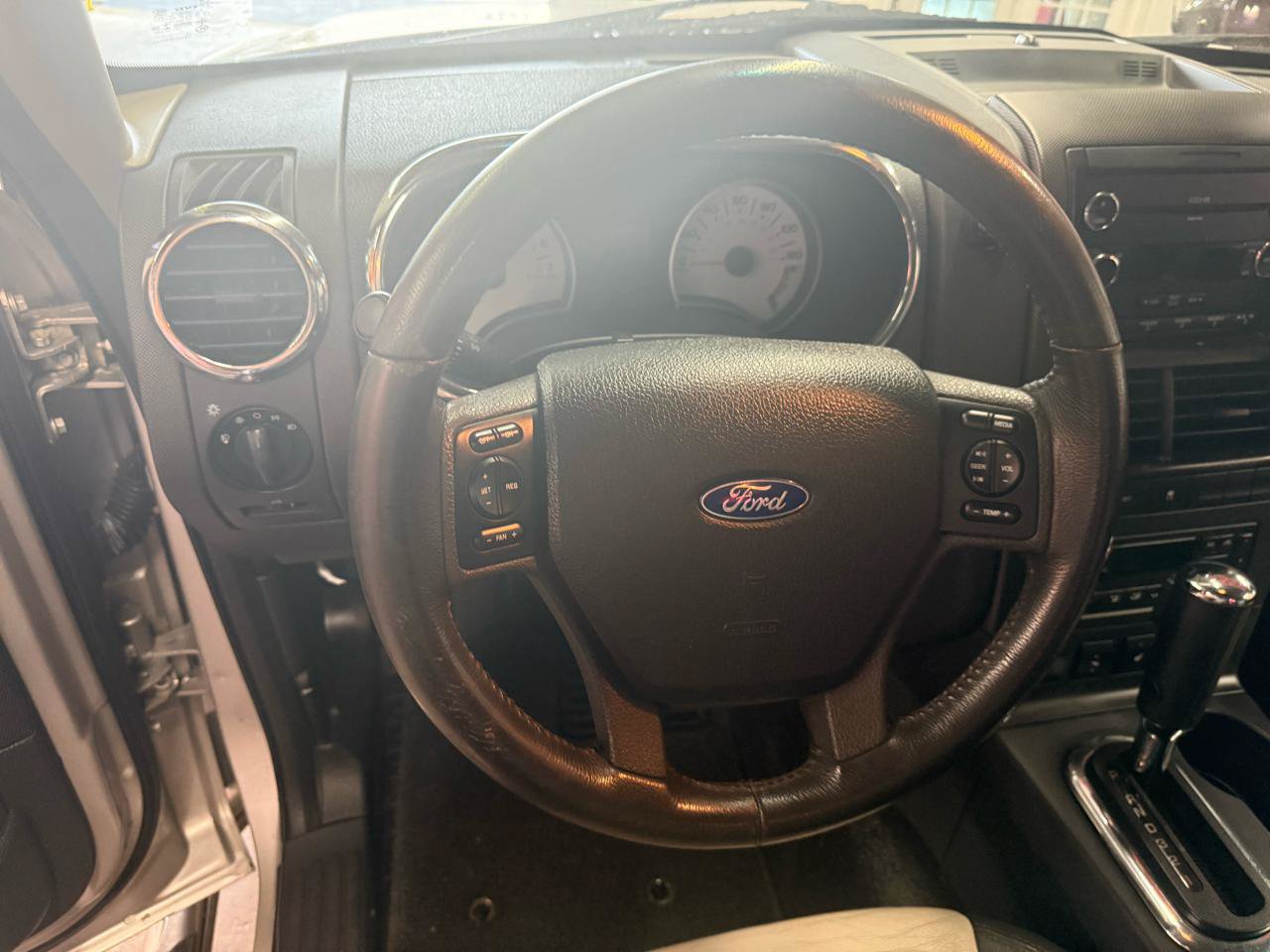 Used 2007 Ford Explorer Sport Trac Limited RWD image 15