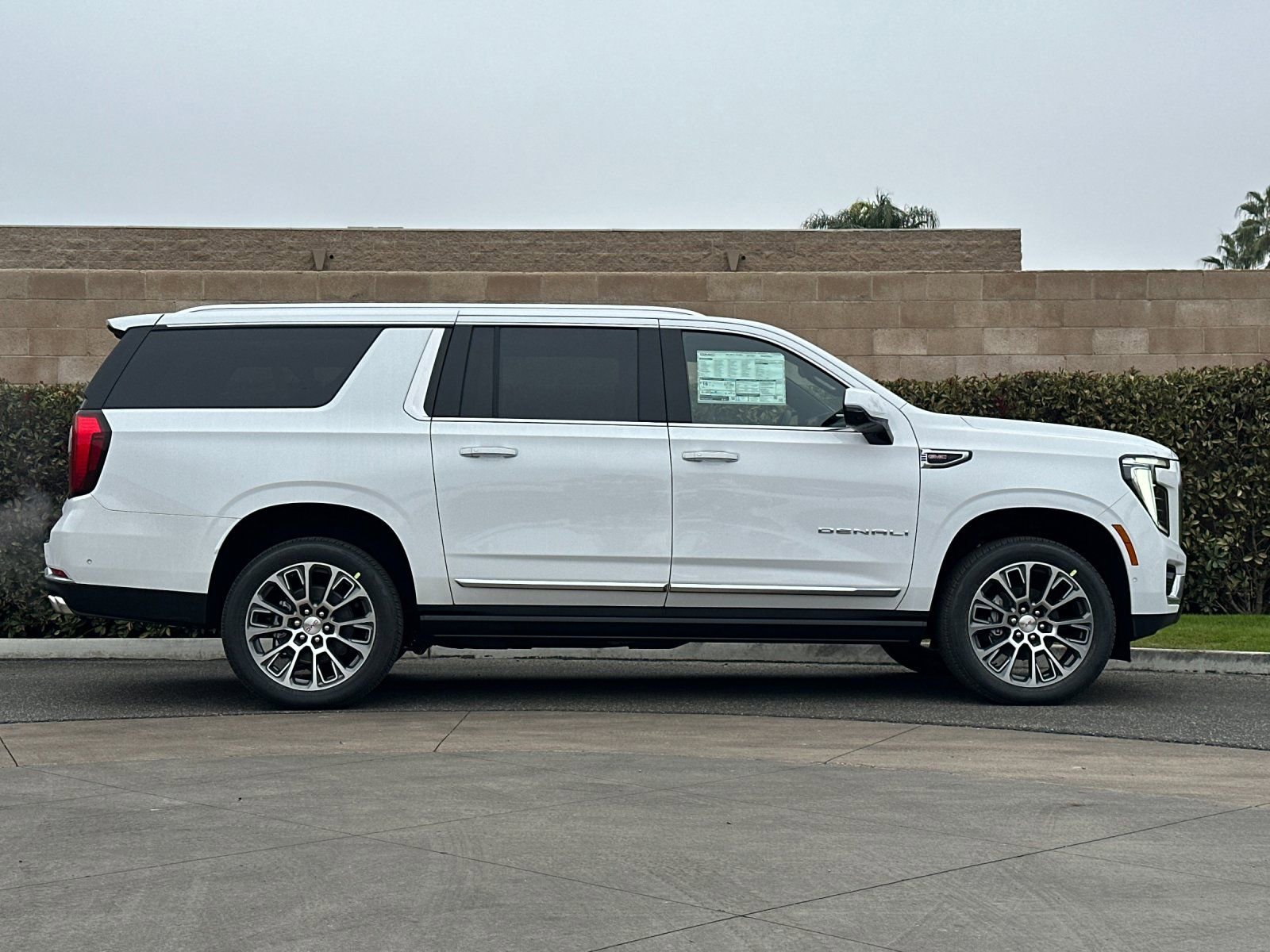 New 2026 GMC Yukon XL Denali w/ Sun & Power Step Package AWD/4WD image 3