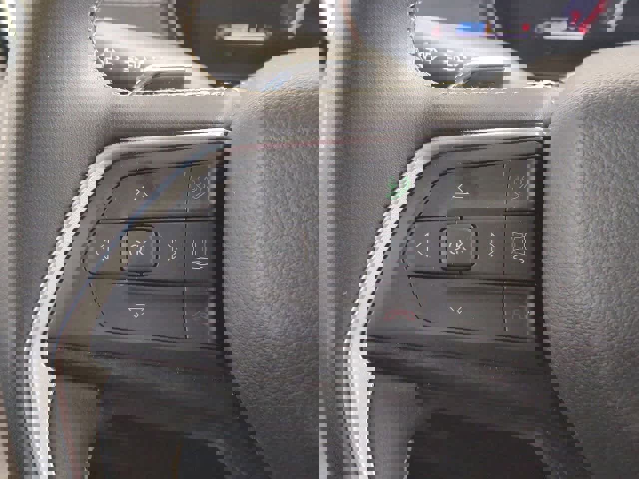 Used 2024 Jeep Grand Cherokee Altitude image 24