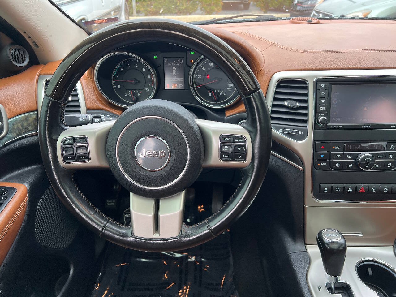 Used 2011 Jeep Grand Cherokee Overland Summit AWD/4WD image 32