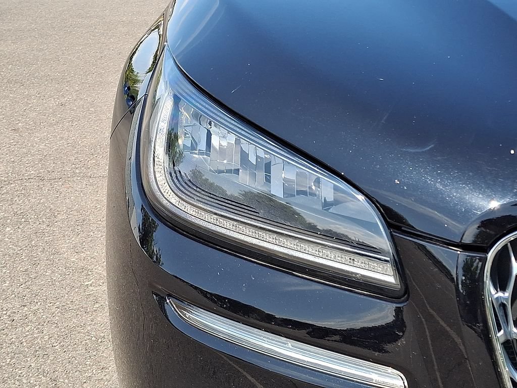Used 2022 Lincoln Corsair AWD w/ Premium Package image 12