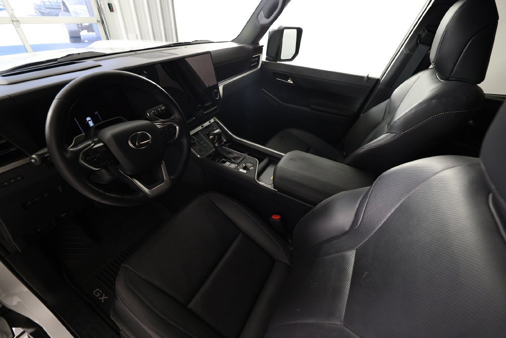 Used 2024 Lexus GX 550 w/ Cold Area Package AWD/4WD image 18