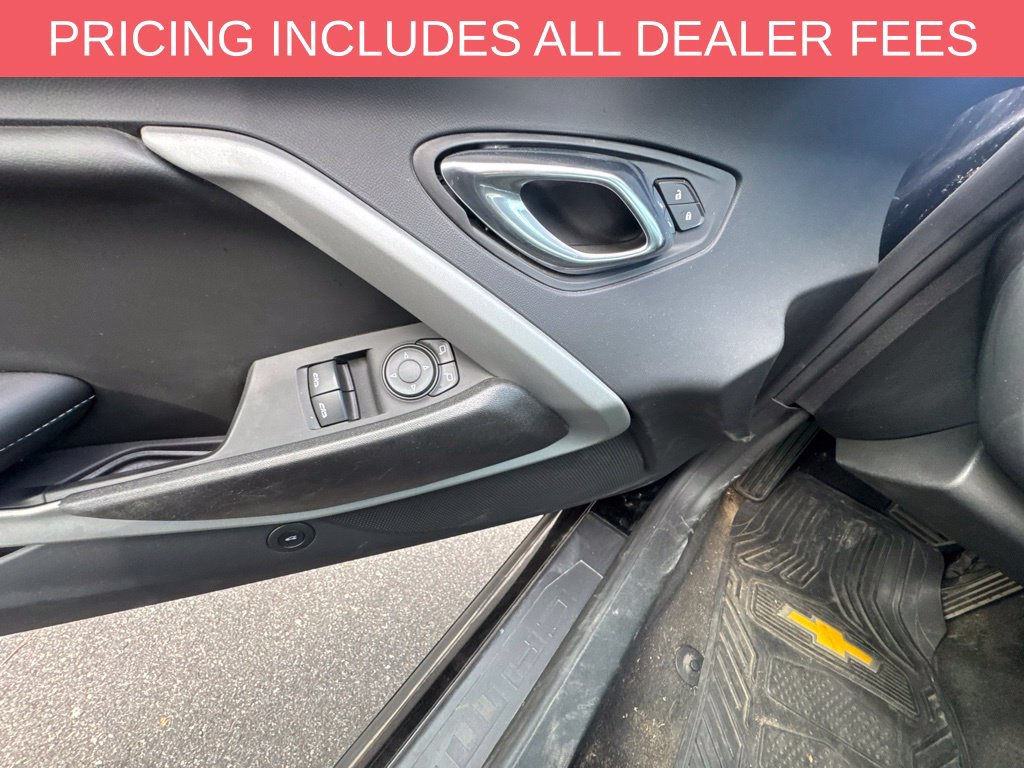 Used 2020 Chevrolet Camaro LT RWD image 5