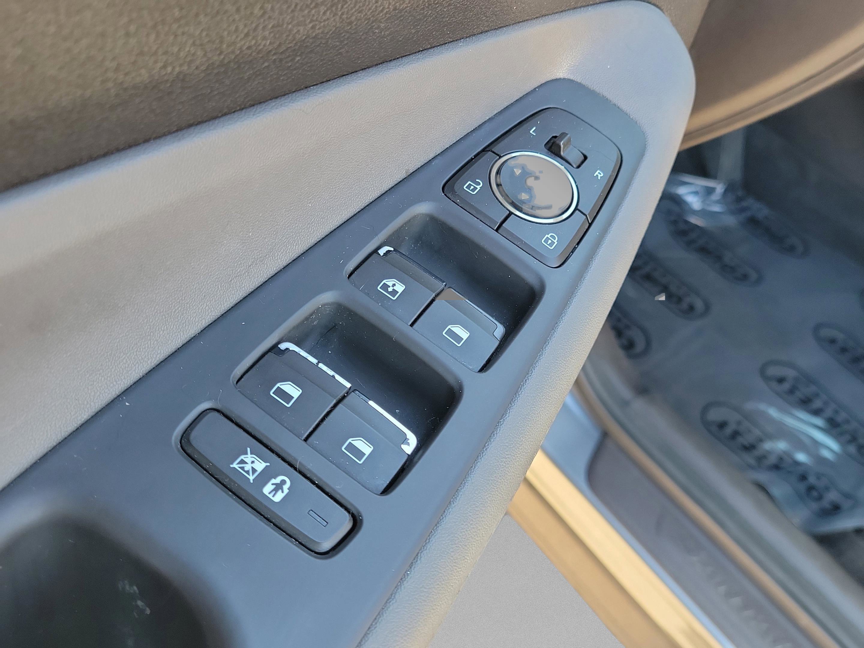 Used 2019 Hyundai Santa Fe SE image 19