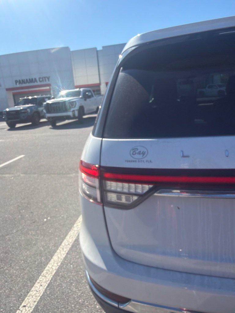 Used 2021 Lincoln Aviator Reserve w/ Equipment Group 201A RWD image 8