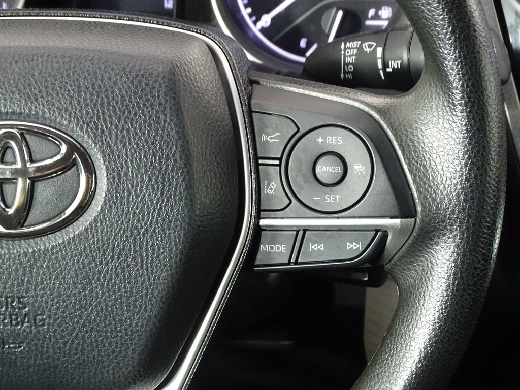Used 2022 Toyota Camry LE image 23