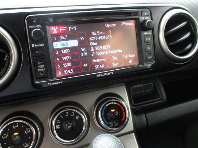 Used 2015 Scion xB FWD image 21