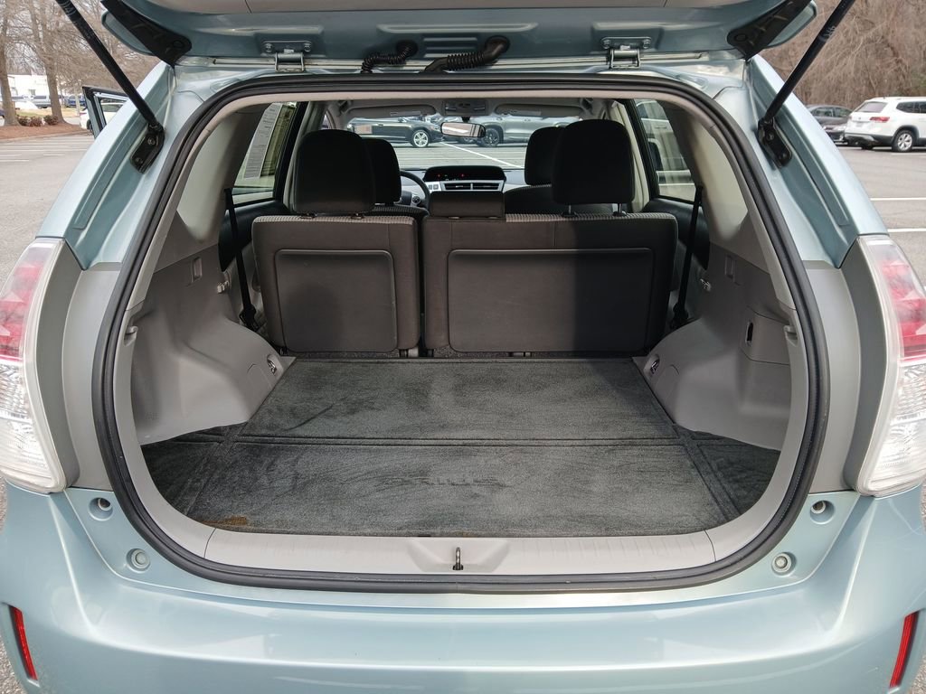 Used 2017 Toyota Prius V Two image 34