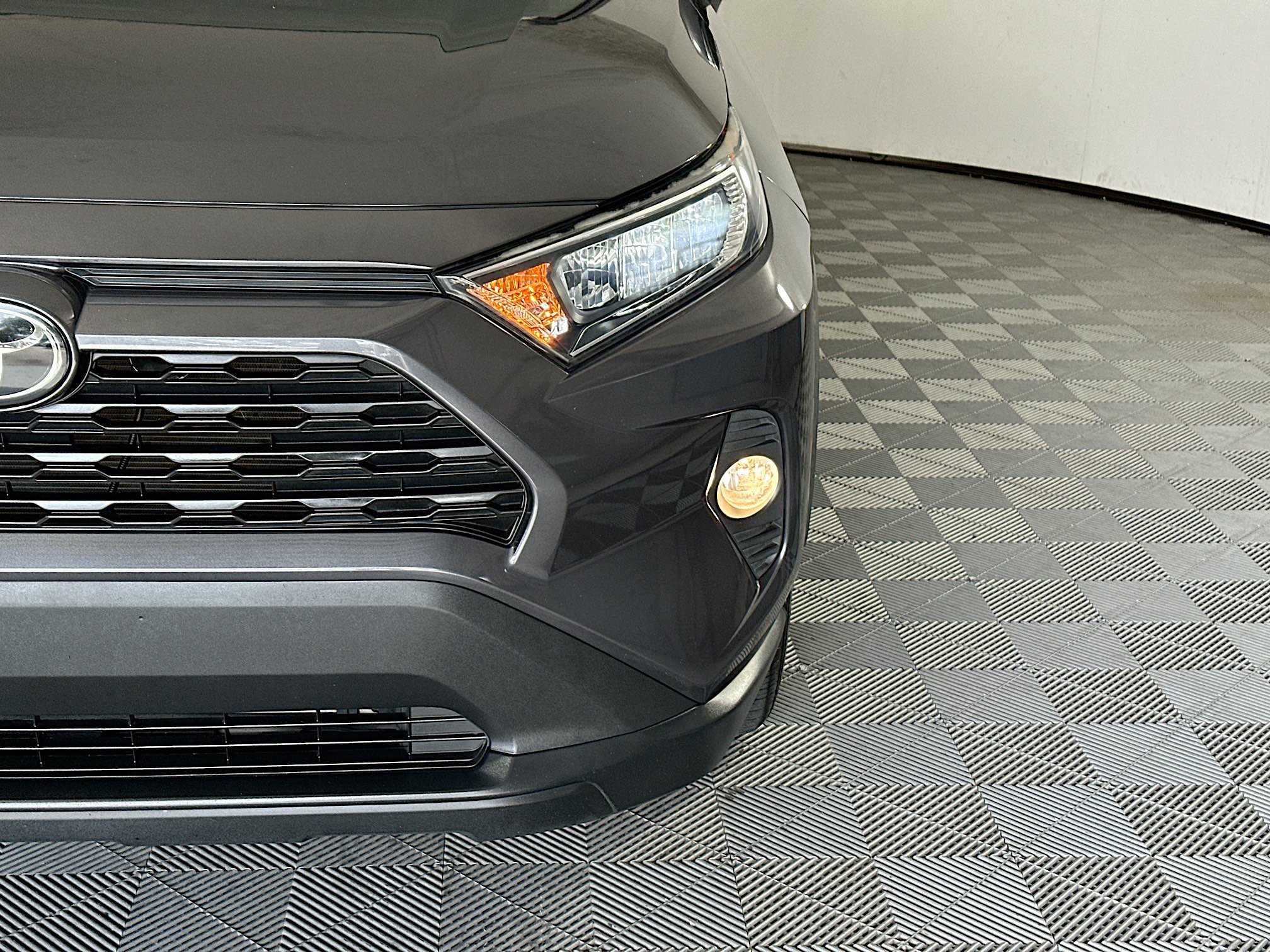 Used 2021 Toyota RAV4 XLE w/ Convenience Package FWD image 9