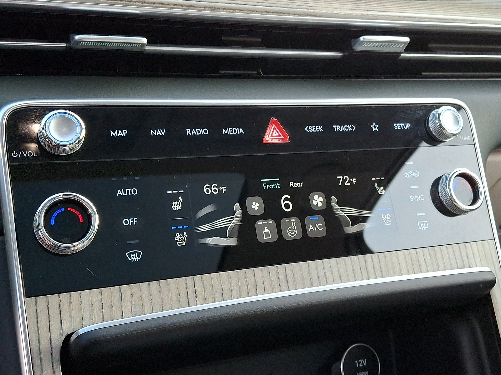 Certified 2025 Genesis GV80 3.5T Advanced AWD/4WD image 20