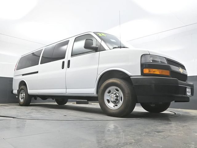 Used 2024 Chevrolet Express 3500 LS RWD image 33
