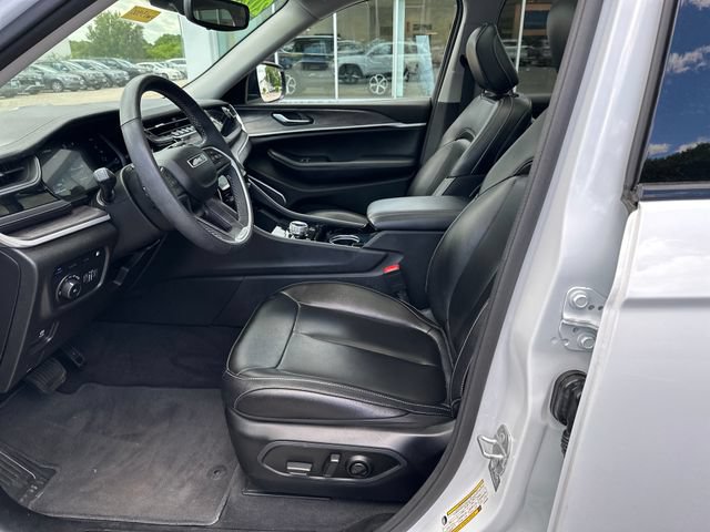Used 2023 Jeep Grand Cherokee 4WD 4xe image 13