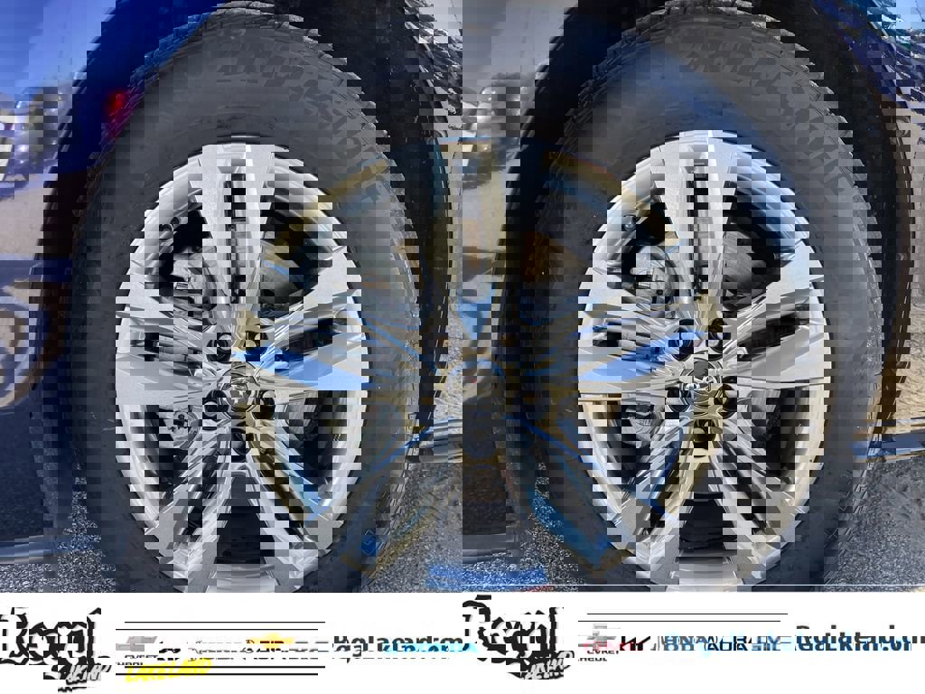 Used 2023 Toyota Sienna Limited image 36