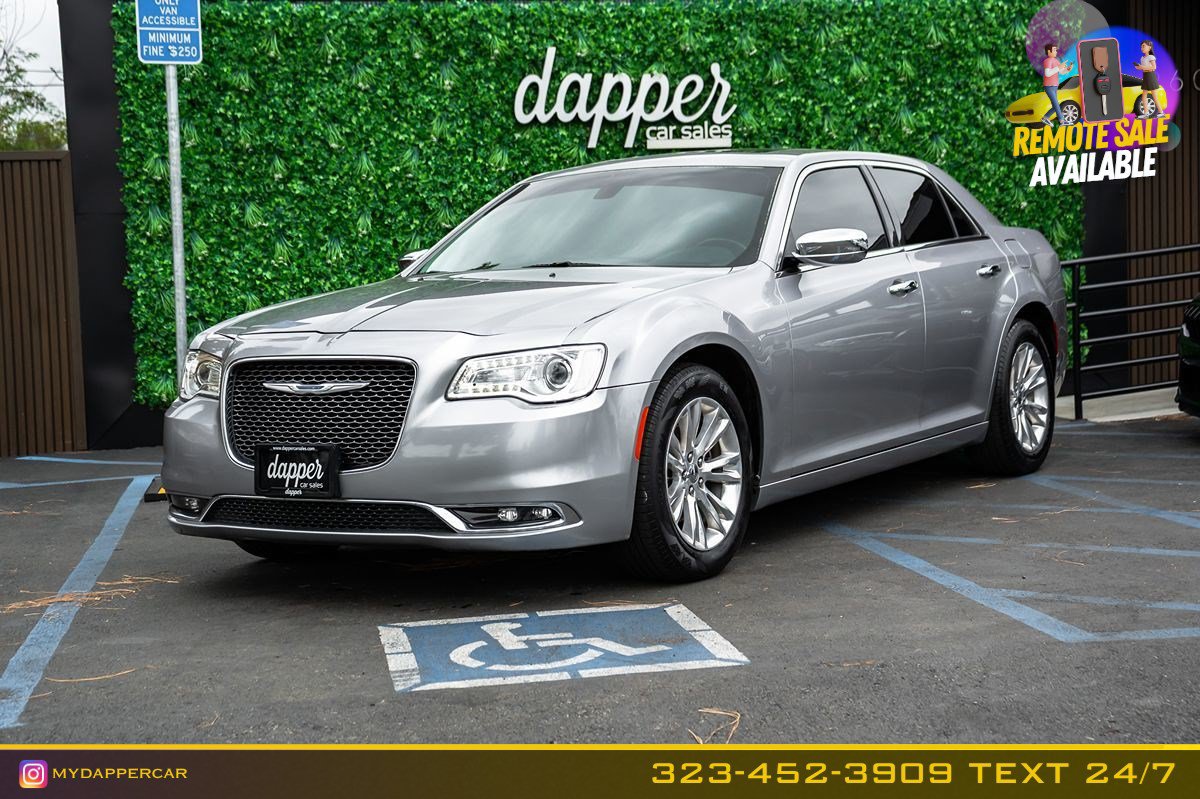 Used 2016 Chrysler 300 C RWD image 1