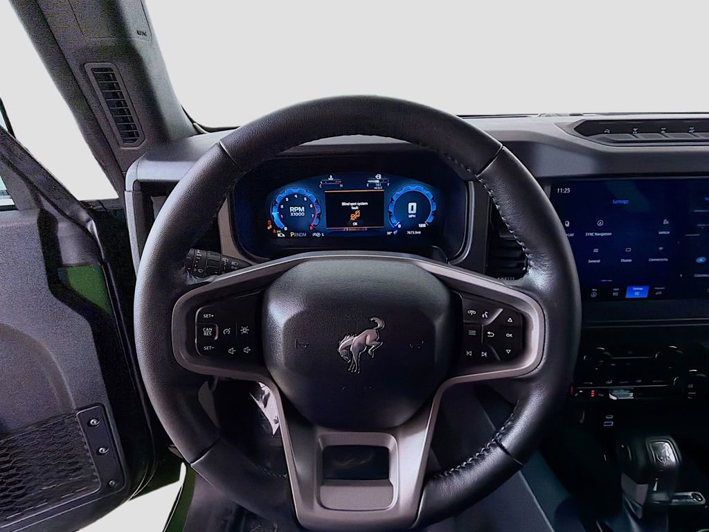 Used 2025 Ford Bronco Badlands image 31