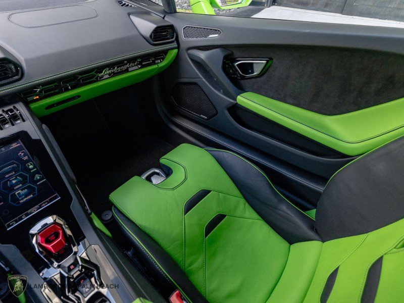 Used 2022 Lamborghini Huracan EVO RWD image 11