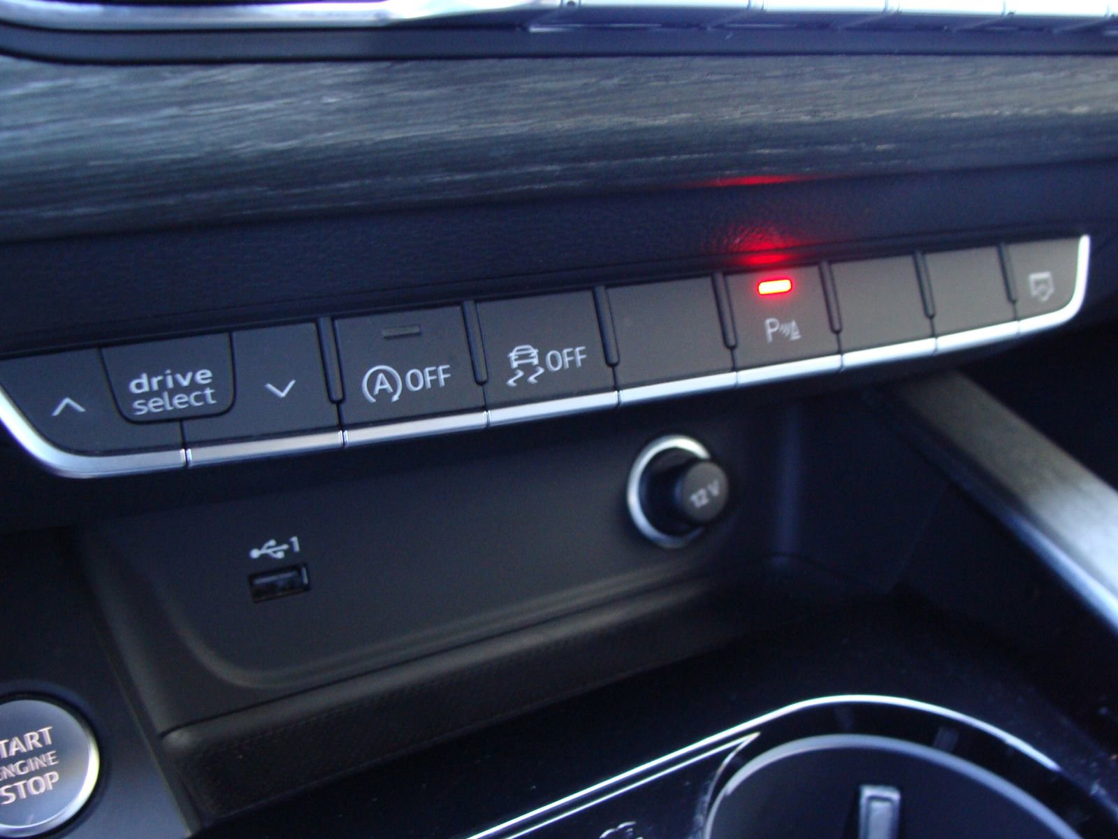 Used 2023 Audi A4 2.0T Premium w/ Convenience Package AWD/4WD image 28