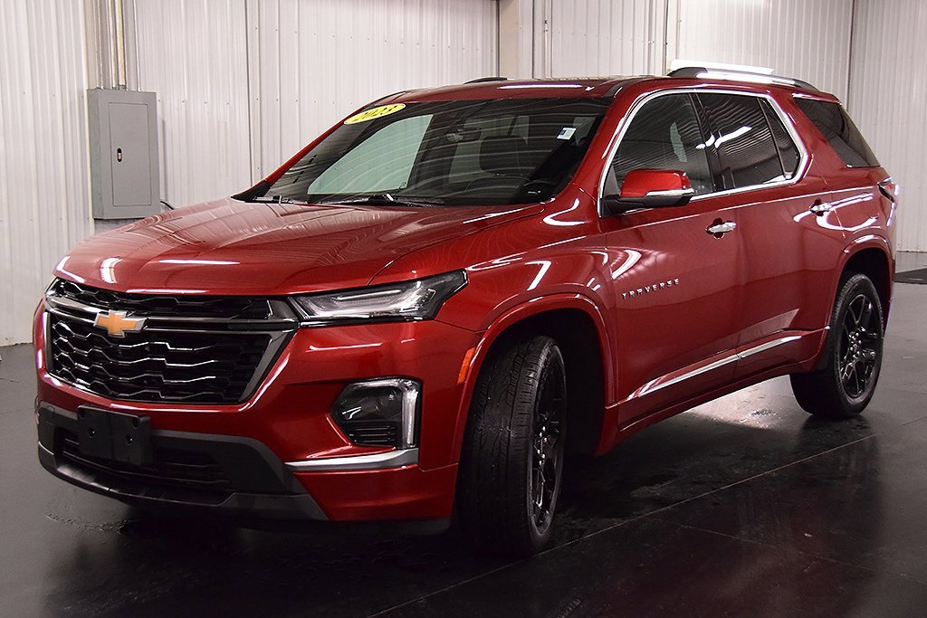 Used 2023 Chevrolet Traverse Premier w/ LPO, Floor Liner Package image 3