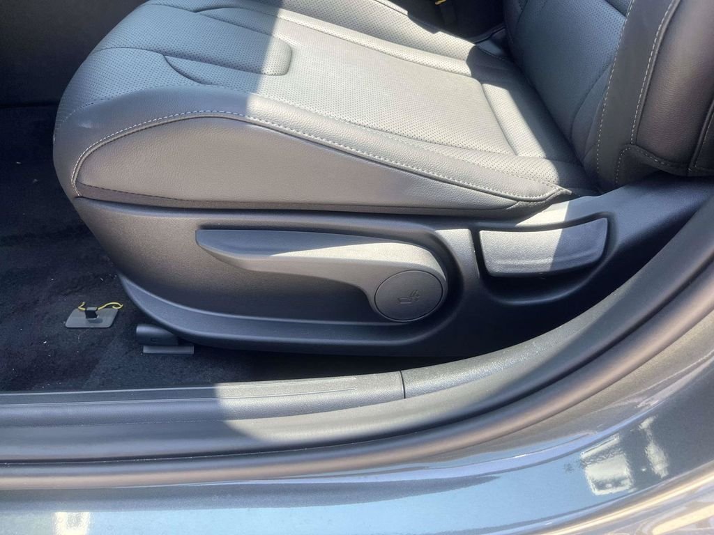New 2026 Hyundai Elantra SEL Sport FWD image 16