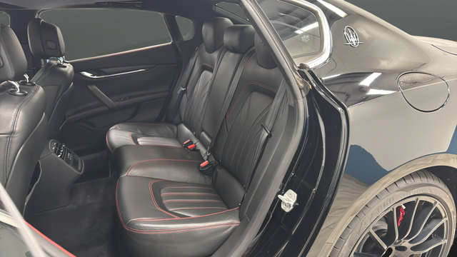 Used 2015 Maserati Quattroporte GTS RWD image 23