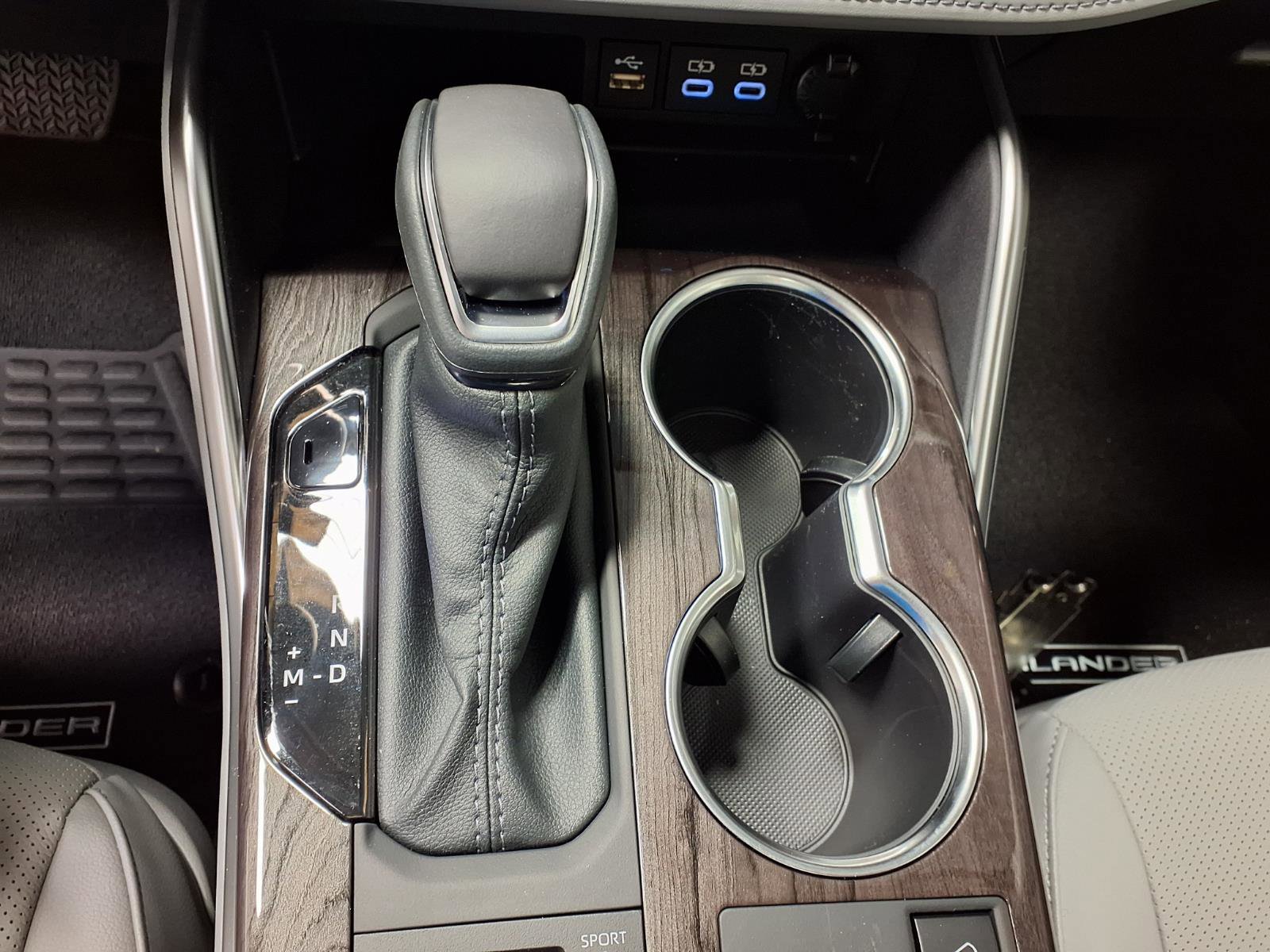 New 2026 Toyota Highlander Platinum AWD/4WD image 19