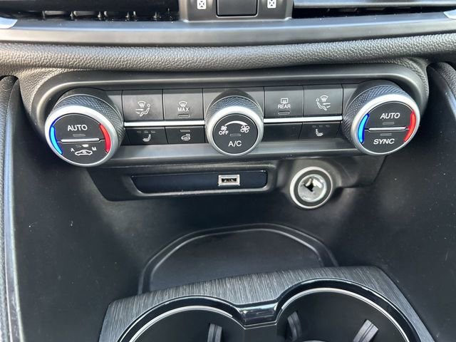 Used 2023 Alfa Romeo Giulia Ti AWD/4WD image 21