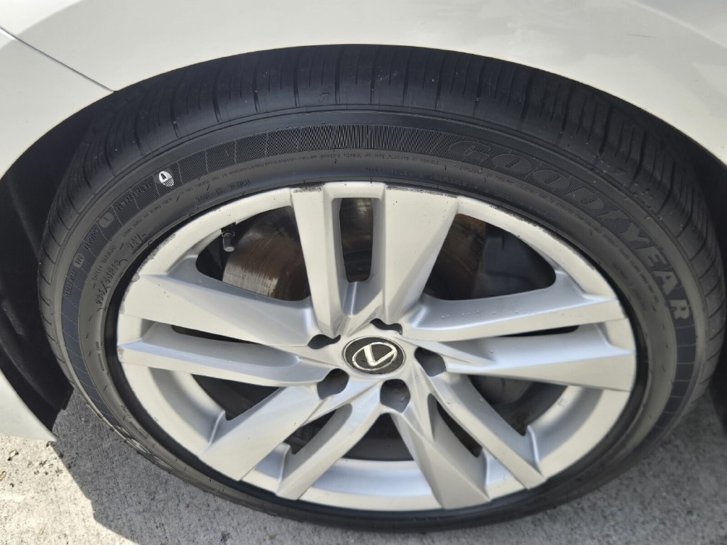 Used 2024 Lexus IS 300 w/ Comfort Package RWD image 10