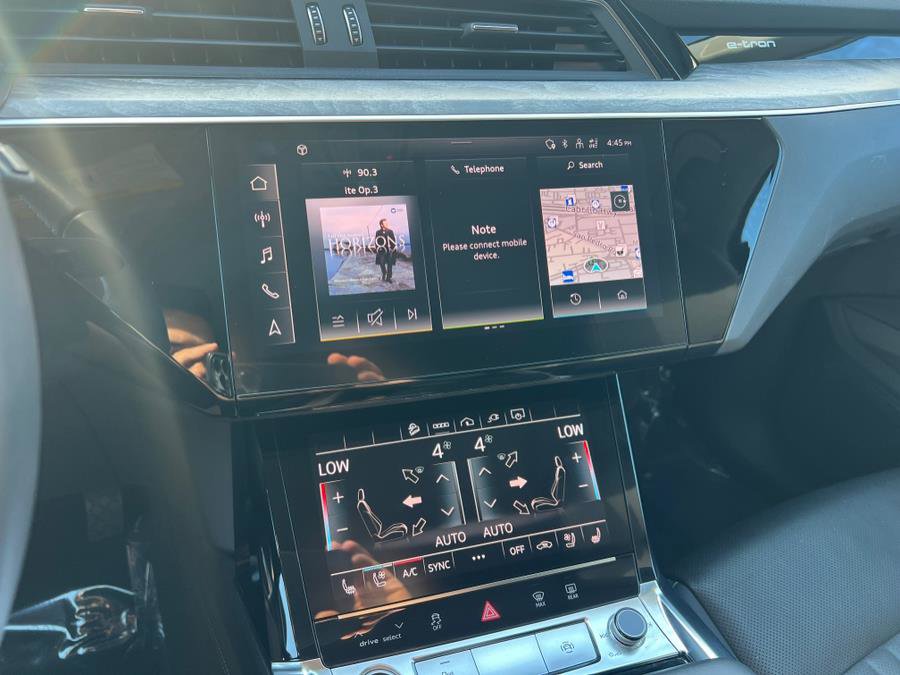 Used 2023 Audi e-tron Premium Plus w/ Premium Plus Package image 23